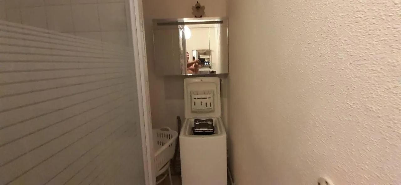 Appartement Bien Equipe 2 Chambres Lit 2 Place, Plus Canape Lit, 5 Personnes, Terrasse Bien Equipe, Planchas, Parking Gratuit Sur Place, A Proximite De Tout Commerce Et De Cure Thermal, Cadarache ,Forcalquier, Gorge Du Verdon , Moustier, Montagne De Volx 0*,  Francie